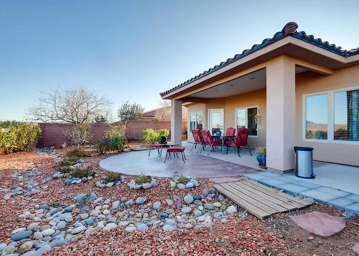 Fire Pit & Mountain Views: Horseshoe Bend Retreat *